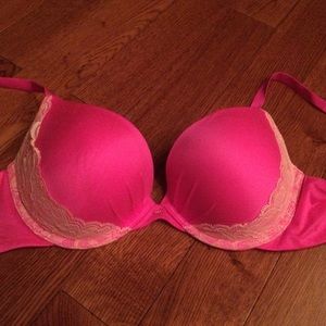 VS NWOT Plunge Bra 34DD